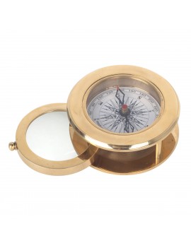 Boussole avec loupe